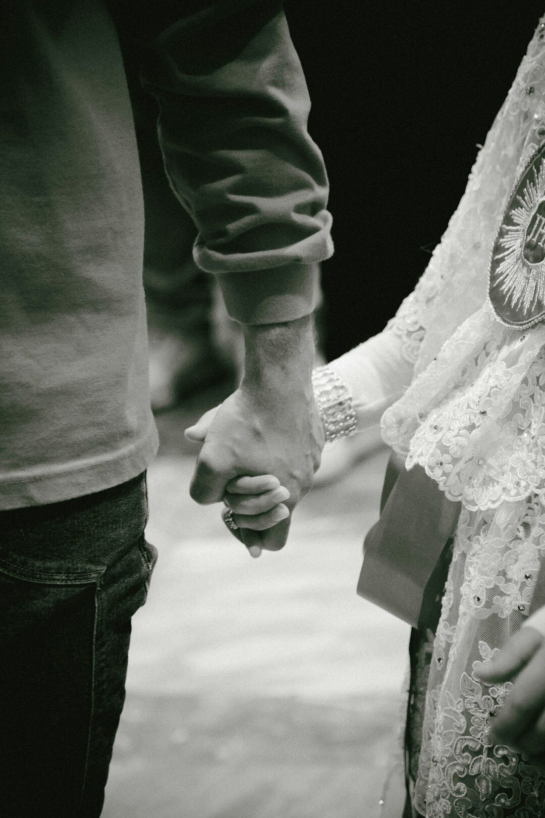 famous couple holding hands